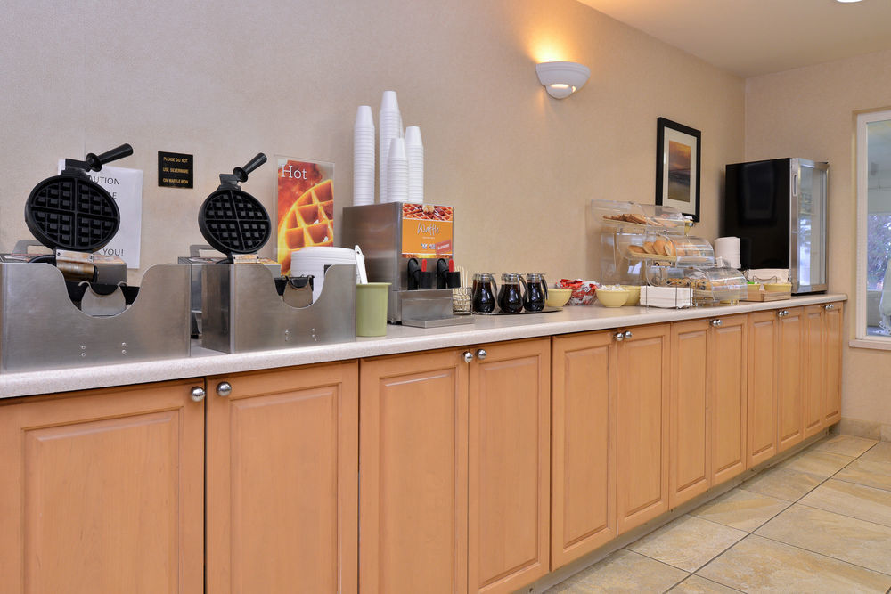 Quality Richland Hotel 2*